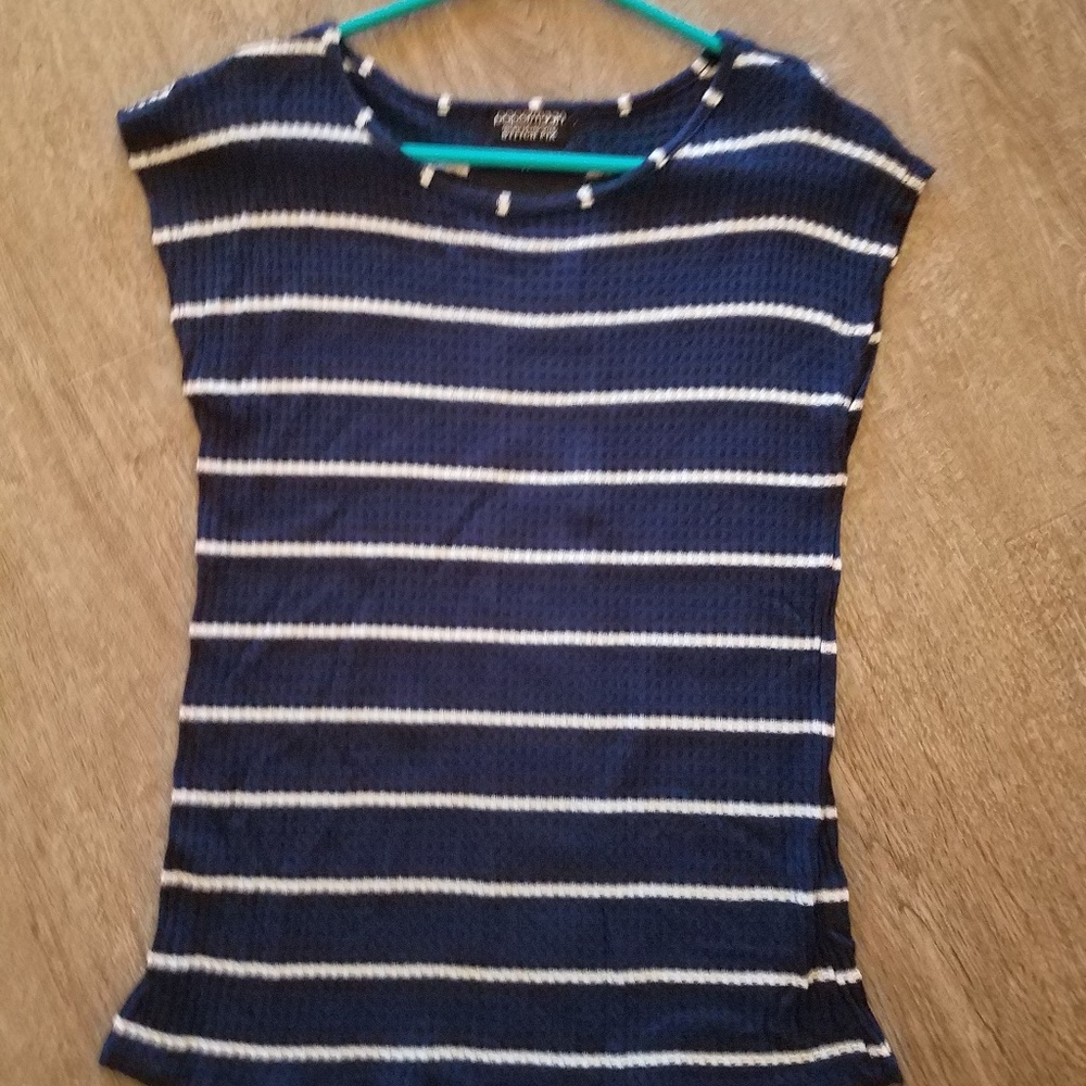Short sleeve shirt